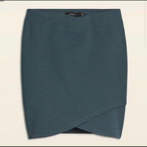 Aritzia Talula Skirt sz xs